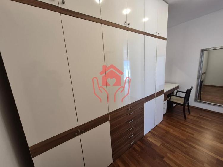IANCU NICOLAE-Penthouse 4 camere, 80 mp terasa, 3 bai, 2 parcari + boxa!