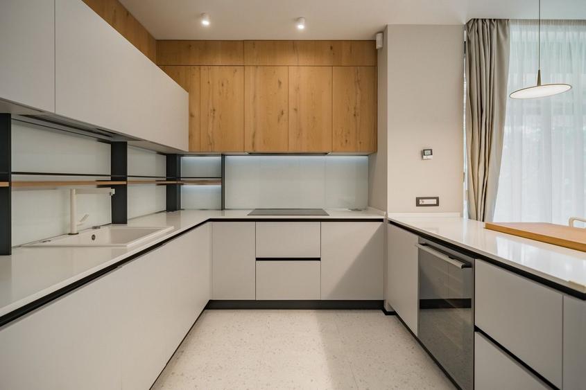 Vila cu 6 camere in Amber Gardens