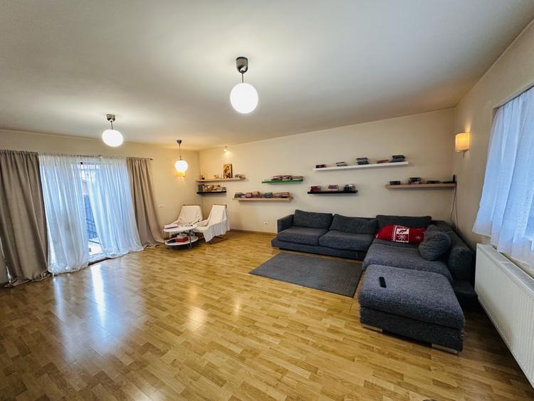 Vila spectaculoasa, 240 mp construiti, 330 mp teren, duplex, Chiajna