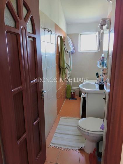 Km 4.5 ,3 camere la mansarda,56 mp preț 72.500 euro - 3
