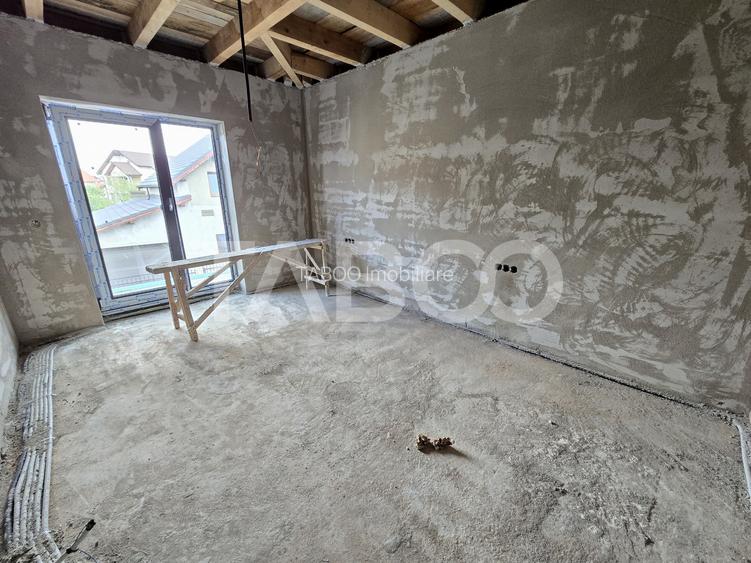 Casa tip duplex de vanzare 125 mpu predare la alb in Selimbar Sibiu - 4