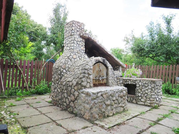 Vanzare 3 case moderne + 3 anexe si 2000 mp teren gradina, pomi in Tuzla la mare