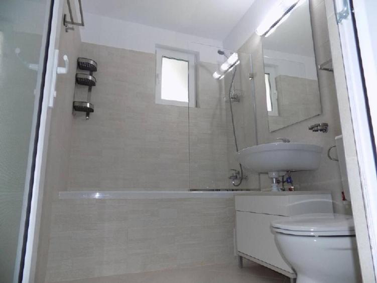 Închiriez apartament 3 camere, 65mp – Țiglina II, Galați