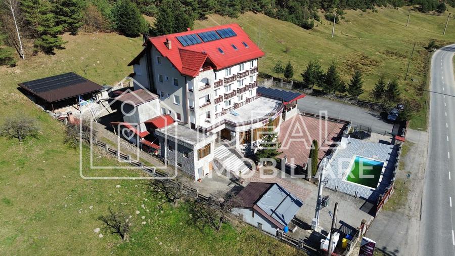 Complex turistic complet funcțional | Piscină, restaurant, 1.800 m