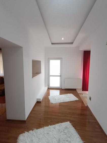 Casa cu 3 camere, 150 mpu, mobilata, utilata, garaj, curte, Ampoita