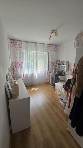 DRISTOR-3 camere, 2 bai, dec, amenajate, bloc 1985, 139.000euro