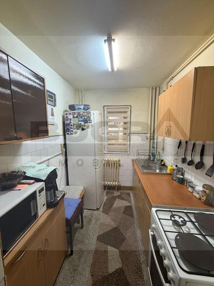 Apartament 3 camere, 50 mp, boxa, zona Aleea Retezat