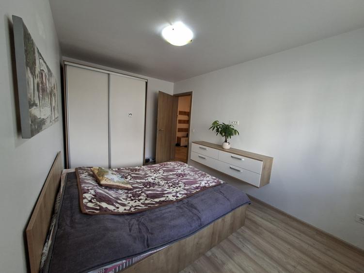 Apartament la pietonala parter