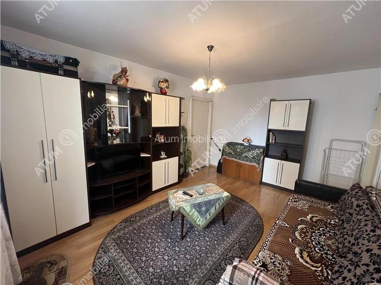Apartament 3 camere balcon pivnita zona Vasile Aaron din Sibiu - 3