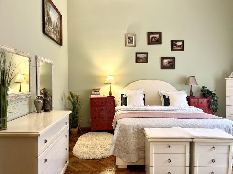 Apartament grandios cu vedere spectaculoasă spre Piața Libertății