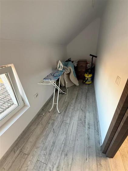 Casa individuala 5 camere 2 bai zona Terezian