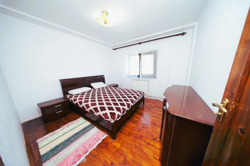 Apartament cu 3 CAMERE cartier E3, 1990, Etajul 4- POD INALT