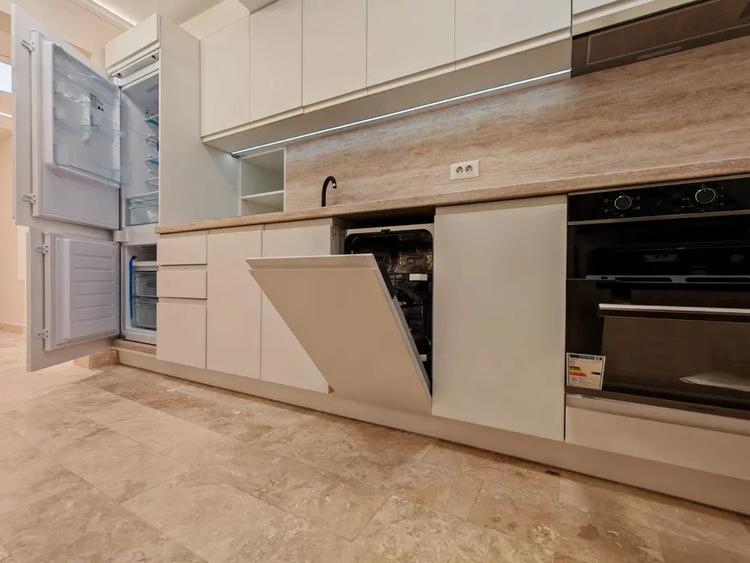 Spatiu Birouri | 5 camere | Romana | Vila | 145mp | Parcare | metrou