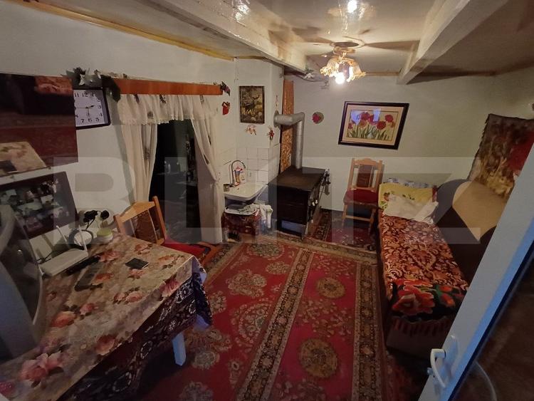 Casa cu 3 camere, 80 mp + 11 arii teren, Localitatea Teaca