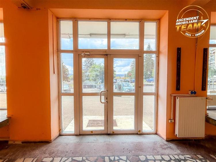 Spatiu comercial vitrinat, cu dublu acces 257 mp Sfantu Gheorghe