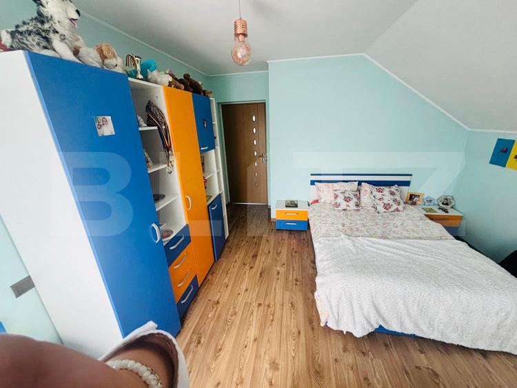 Casa cocheta, cu 4 camere, 130 mp - zona linistita