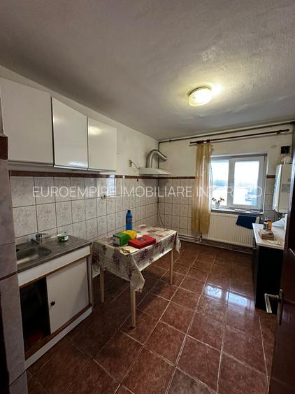 Apartament 2 camere decomandate zona Poarta 6 - 2