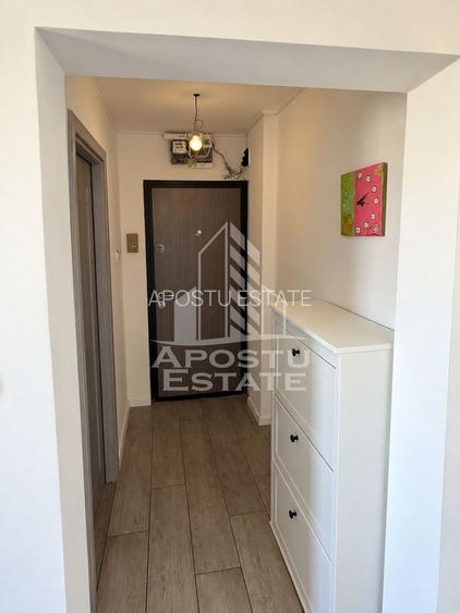 Apartament de vanzare cu 3 camere, Decomandat, Calea Sagului - 2