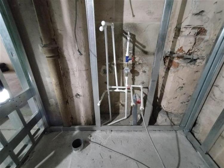 Oravita, Spatiu Com. (Apartament) 89MP, Zona Centrala, Pret Negociabil