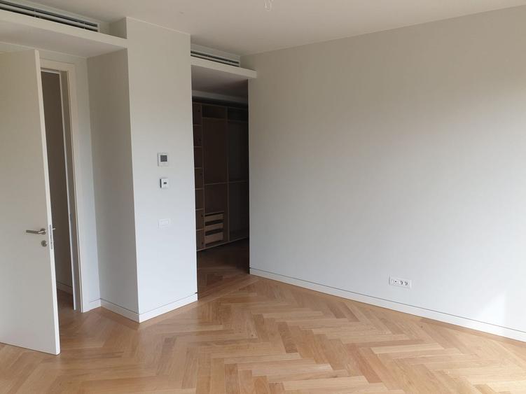 Aviatorior, apartament de 4 camere si curte proprie
