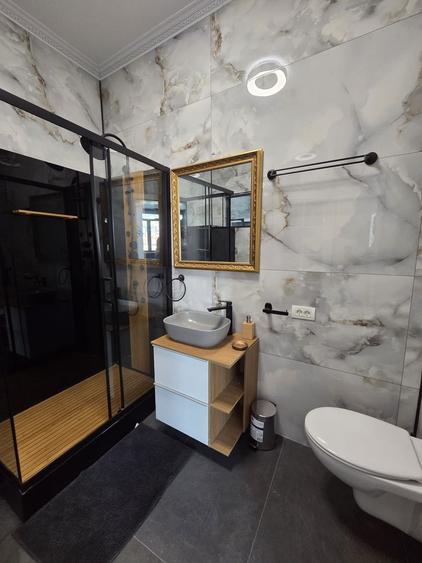 Apartament 3 camere decomandat-Parcul Carol
