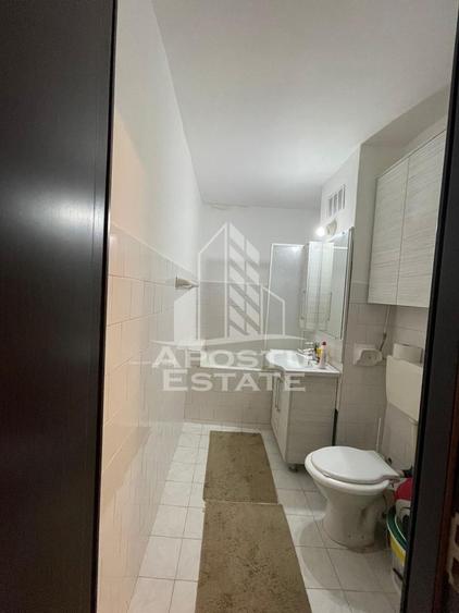 Apartament cu 1 camera, decomandat, etaj intermediar, zona Girocului