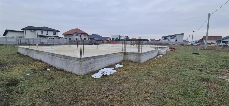 Teren -Fundatie pt. Casa noua Parter 228mp in constructie -Livada