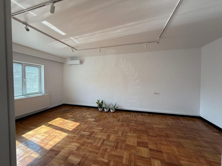 Spațiu comercial Birouri/ Notariat, Zona Centrala, Gh. Doja- Afi, Ploiești