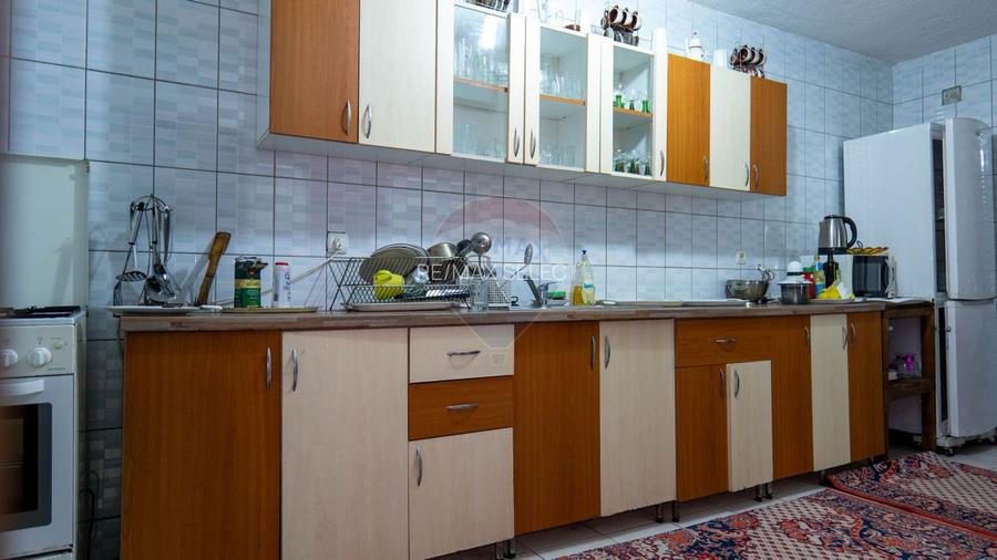 Vanzare vila-pensiune D+P+M 10 camere de vânzare, Daesti jud. Valcea - 14