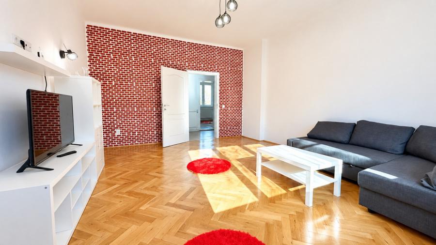 Liniște și intimitate în zona centrală–Apartament in vila, garaj+demisol