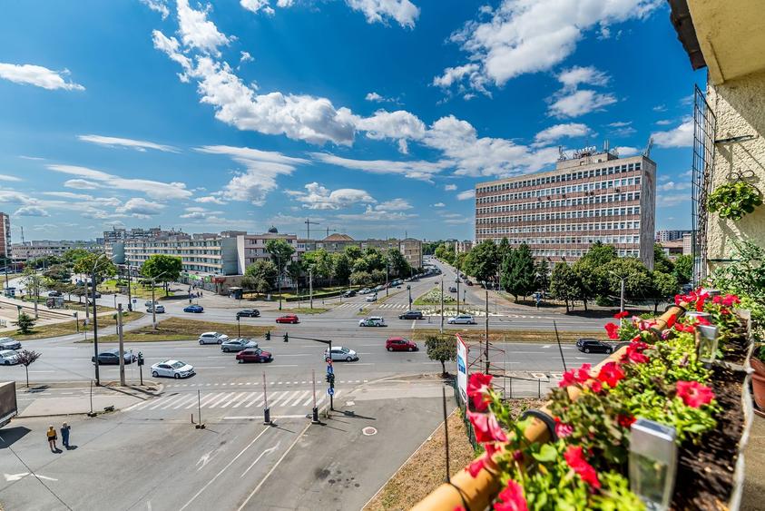 Apartament cu 4 camere decomandat cu vedere panoramica