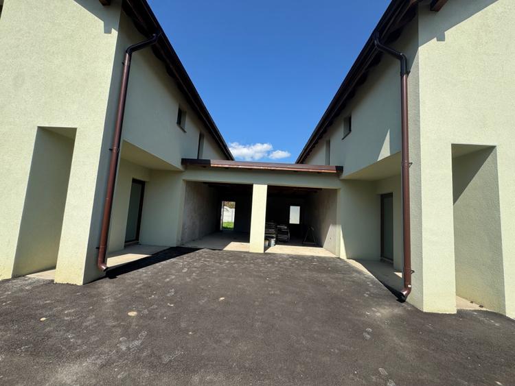 Duplex cu CF, Garaj, teren de 384 mp, Gilau