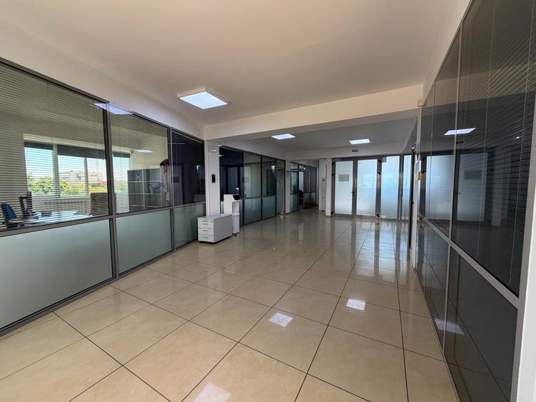 Spațiu comercial Birouri 208 mp + Terasă 196 mp