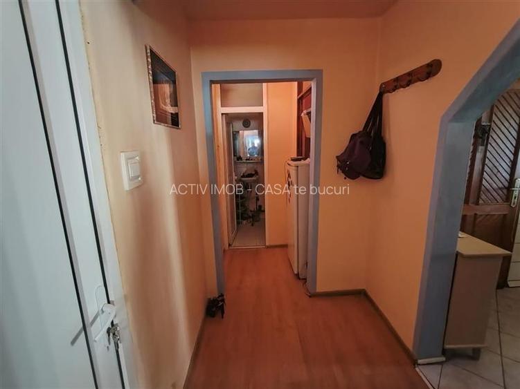 Caransebes, 4 Cam., Dec., Et.2, Zona Pipirig - 11