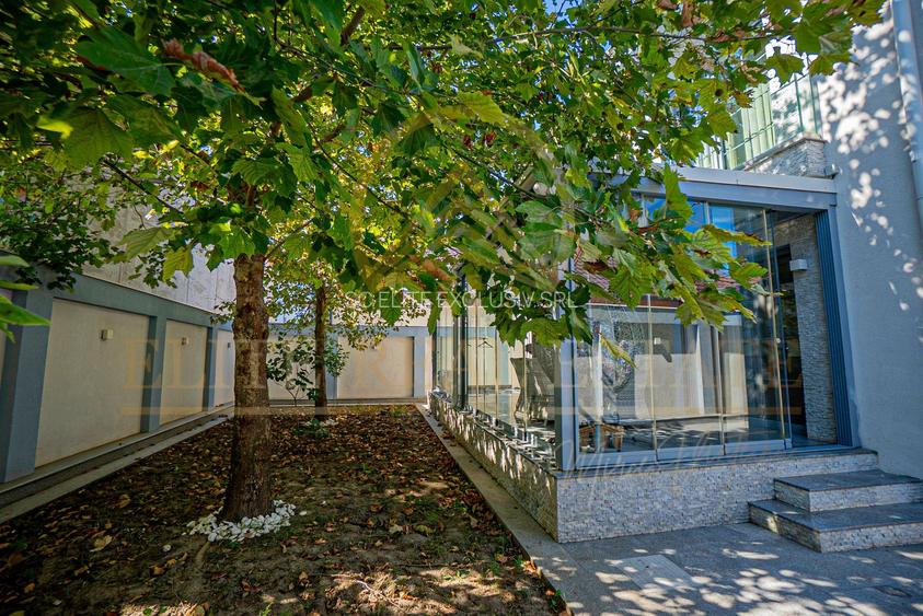 Mamaia Sat - Casă ultra-modernă de lux – 5 camere, 4 dormitoare.