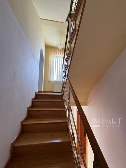 Casă tip duplex, 200 mp, 3 niveluri, 2 locuri de parcare