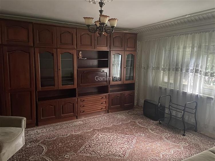 Apartament 3 camere , zona supermarket Lidl (fosta Autogara)et 1 din 3 , 81 mp , - 2
