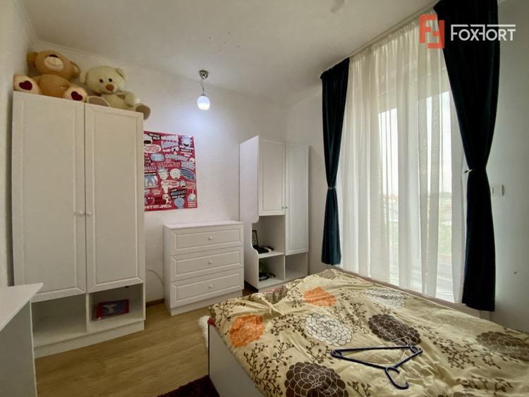 Casa cu 6 camere de vanzare in localitatea Sanandrei, zona Centrala