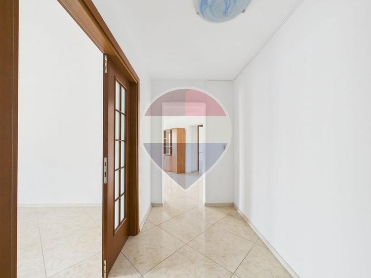 Apartament cu 3 camere de vanzare - Spatiu de birou - Rond Alba Iulia