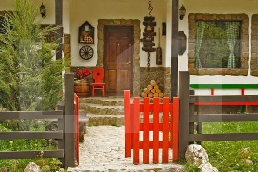 Casa de 6 camere, 320 mp, teren 700 mp, zona Bran