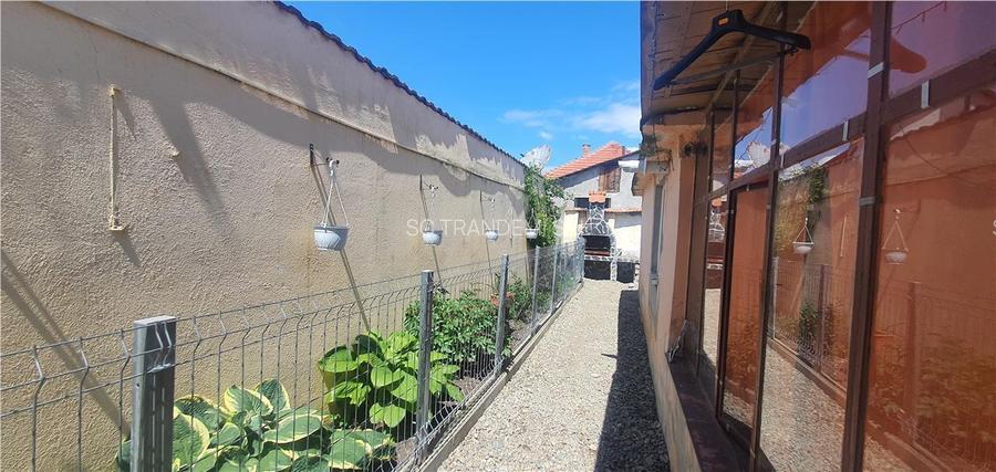 Apartament la casa P+1 si 160mp teren in zona Lupeni - supermarket Profi - 5