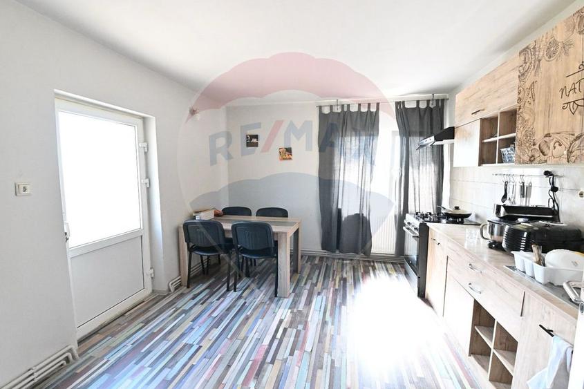 P+E+M cu 13 camere, Bariera Valcii in proximitatea Spitalului Regional