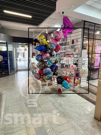 Stand comercial de inchiriat la intrarea în Central Shopping Center vad excelent