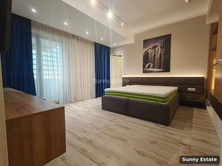 DE VÂNZARE — 3 CAMERE, B-DUL MAMAIA, DELFINARIU, VEDERE LAC