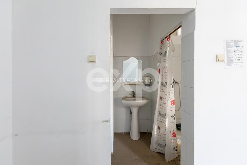 Proprietate de vânzare pentru investiție–teren 3874mp+construcții 989mp, Bacău - 10