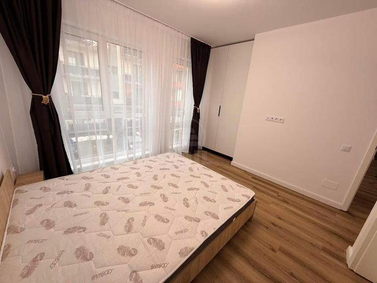 Apartament 3 camere semidecomandat zona Sesul de sus