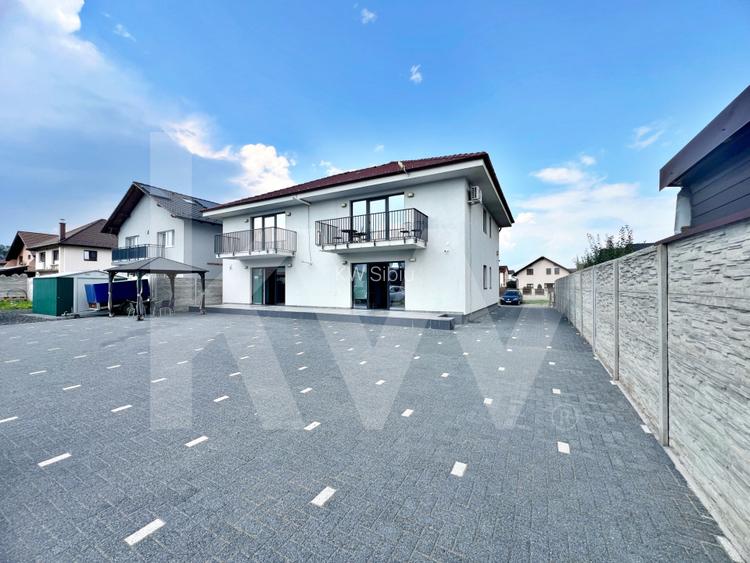 Casă mare cu teren generos – perfect împărțită pentru birouri sau 4 apartamente - 2