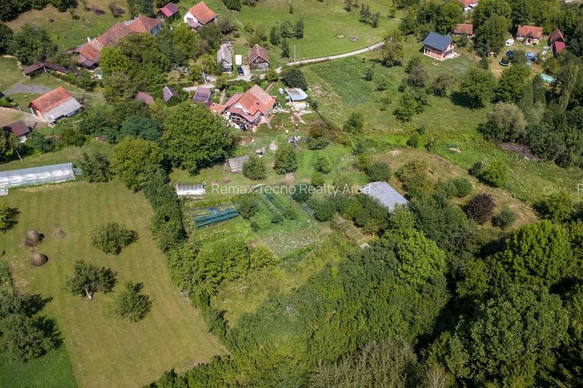 Casă  cu 10 camere in 2 corpuri de cladire (se pot vinde separat) - 32