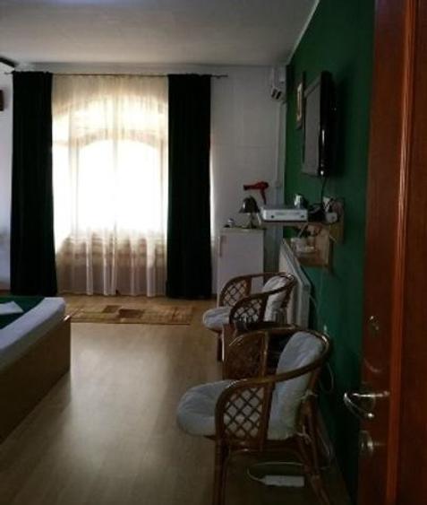 Vilă pensiune ,11 camere-lângă plajă 200 m  Mamaia. StrD14 Nr.7A Năvodari.