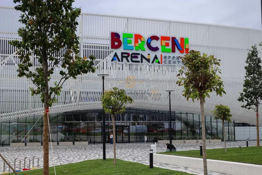 Locuinta decomandata, zona Aparatorii Patriei, Patinoar Berceni Arena